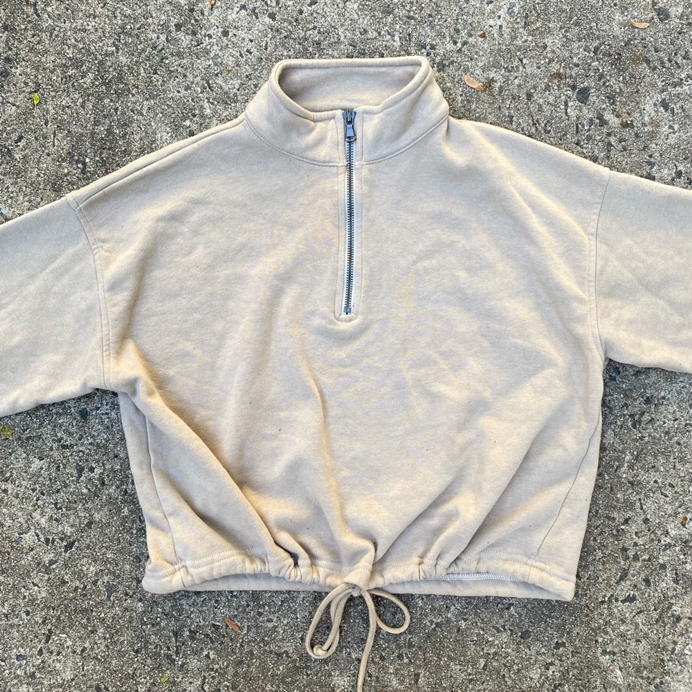 American Eagle cropped pullover
